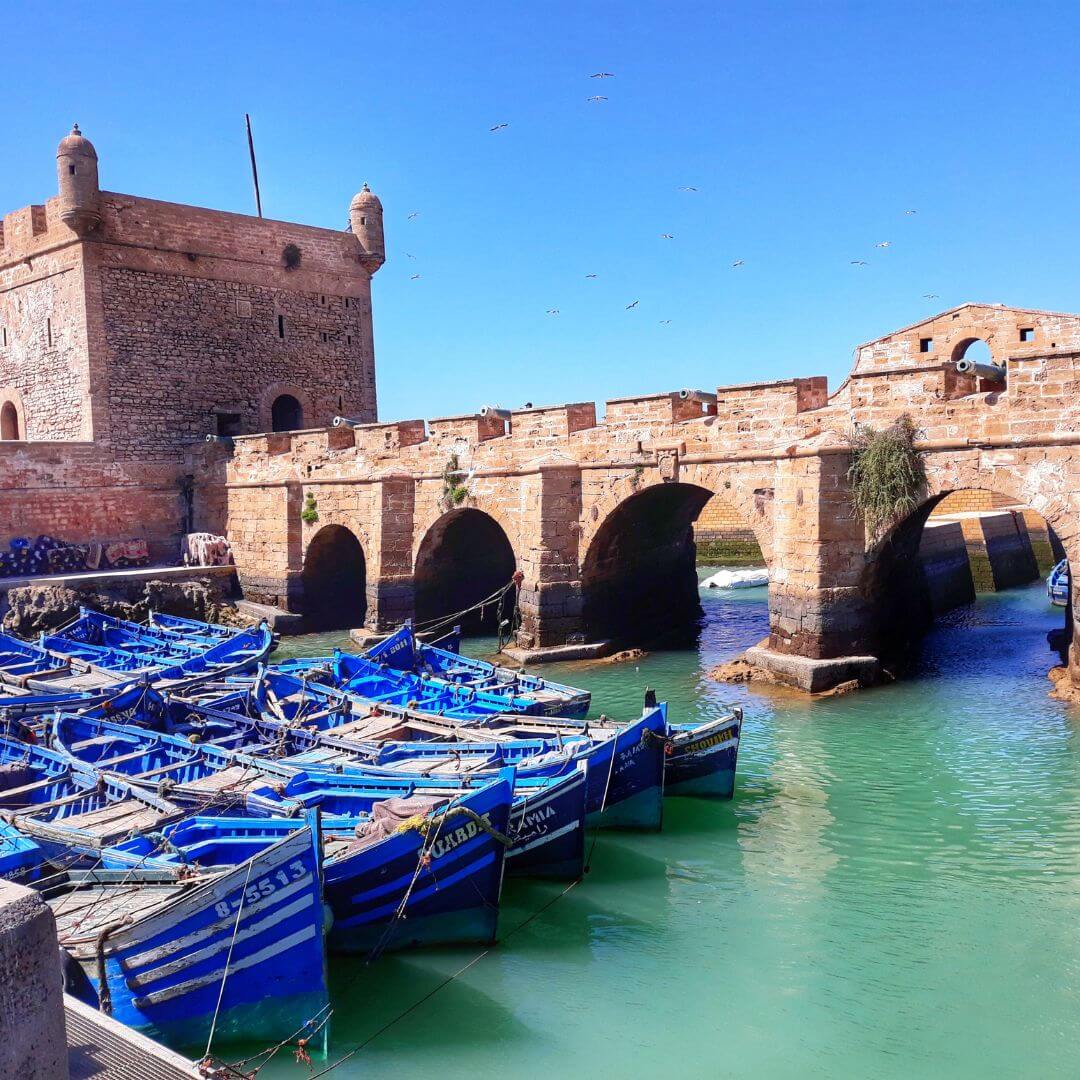 صورة منظر طبيعي لمدينة الصويرة مع شواطئها الرملية الخلابة على المحيط الأطلسي